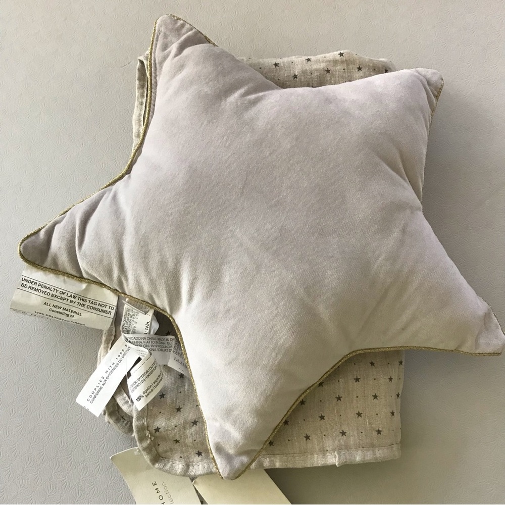 Zara Home Star Shaped Pillow & Blanket Set